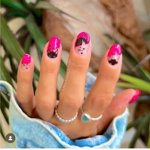 *Retired* Color Street: Nine Lives | Black Cat Halloween Clear Overlay Glitter - Picture 5 of 16